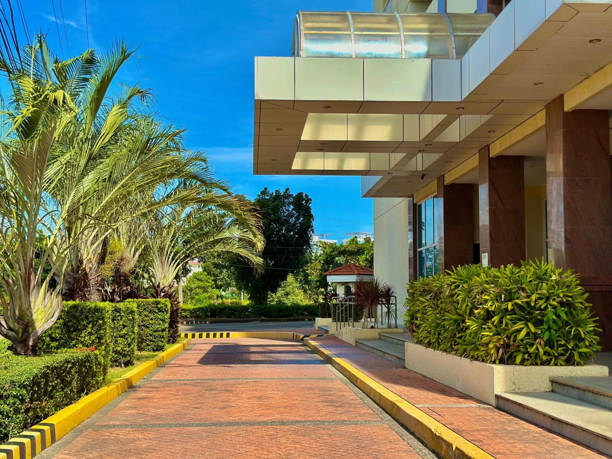 Sophisticated Oceanview Studio In La Mirada Lägenhet Lapu-Lapu City Exteriör bild